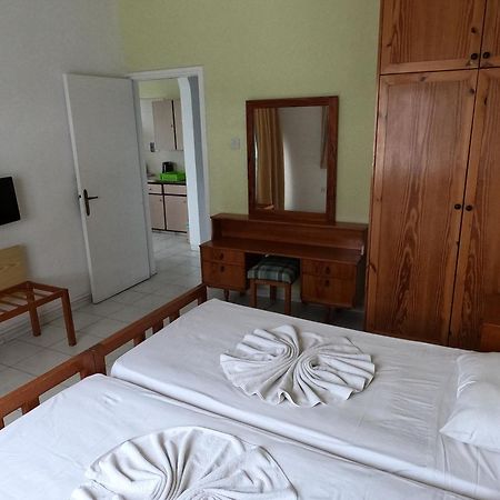 Island Budget Apartments بافوس المظهر الخارجي الصورة