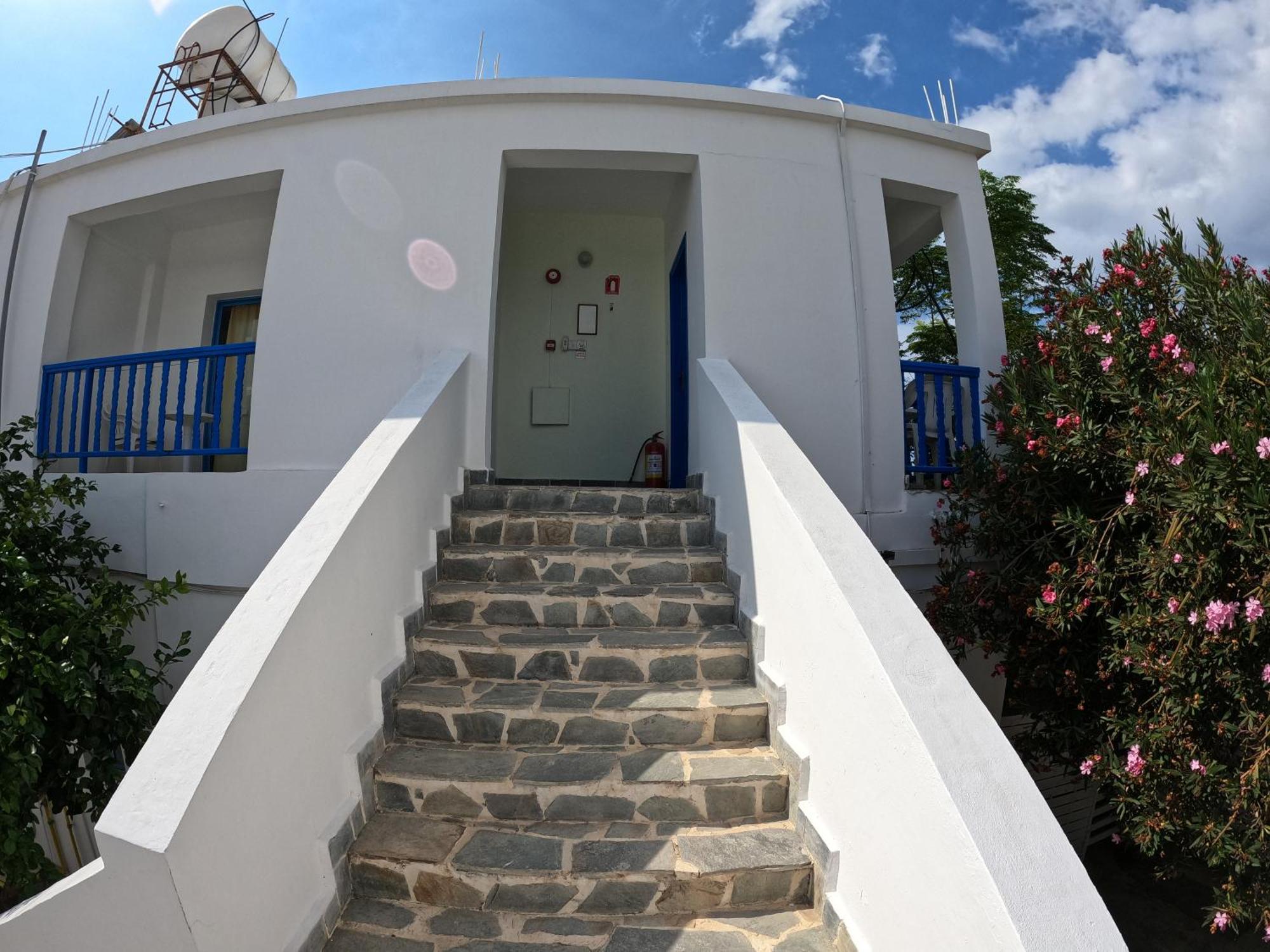 Island Budget Apartments بافوس المظهر الخارجي الصورة